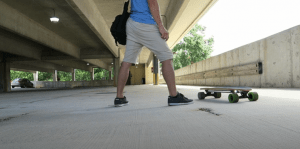 HOW TO RIDE AN ELECTRIC SKATEBOARD