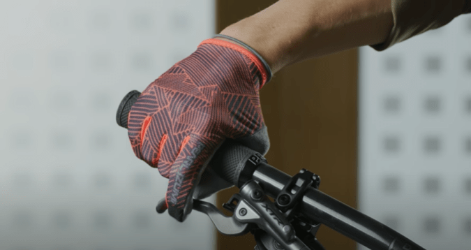 best cycling gloves for hand numbness